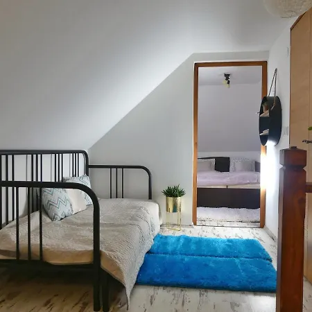 Csuecsoek Vendeghaz Apartament *